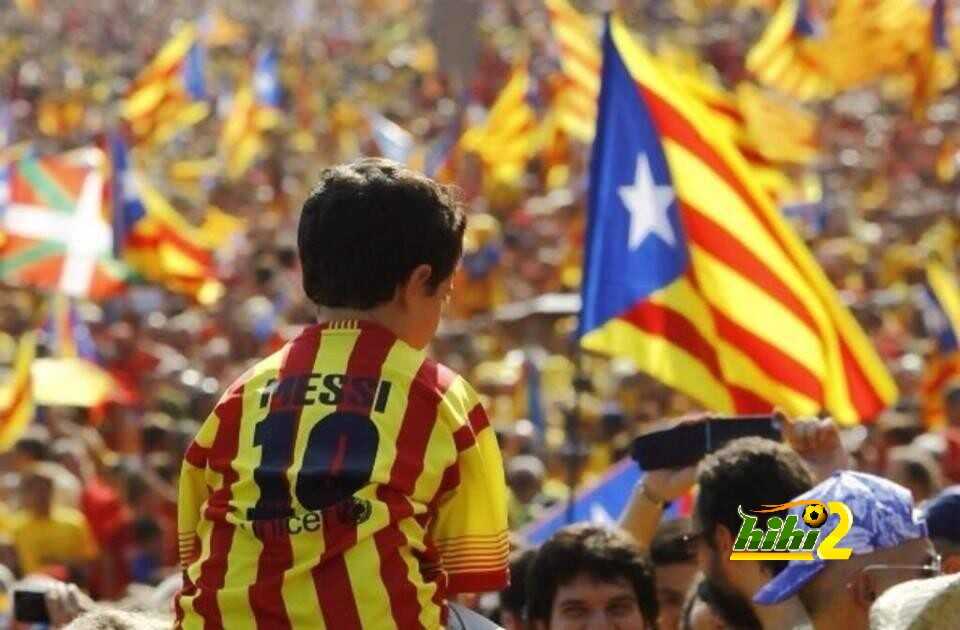 صور : نجوم برشلونة يشاركون في احتفالية العيد الوطني في كاتلونيا