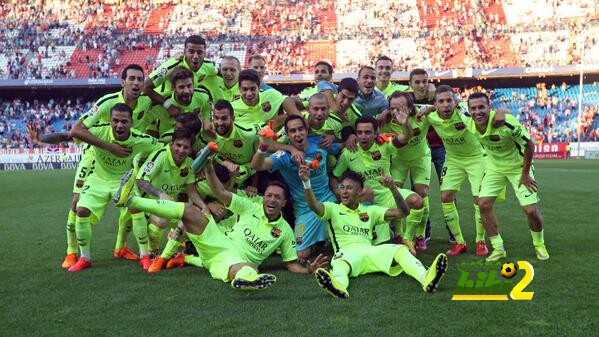 صورة : احتفال نجوم برشلونة بلقب الليغا في غرف الملابس