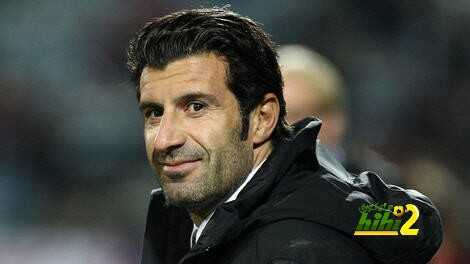 فيجو  لازال يدفع ثمن انتقاله لريال مدريد وخيانته لبرشلونة