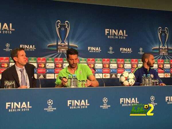 بوفون يكشف عن السبب وراء رغبته في مقابلة مدريد أو السيتي بدلاً عن برشلونة .!
