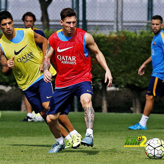 أبناء روني حضروا تدريبات برشلونة بقمصان البلوغرانا ..!