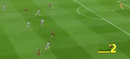 الحكم يحرم برشلونة من ركلة جزاء واضحة