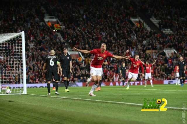 إبراهيموفيتش يتوج بجائزة أفضل لاعب في مباراة زوريا و مانشستر يونايتد