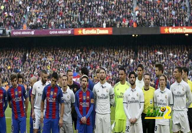 مساعد حكم لقاء الكلاسيكو تم إيقافه بسبب سلوكه مع لاعبي برشلونة