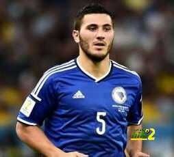 صراع ايطالي لخطف لاعب شالكة