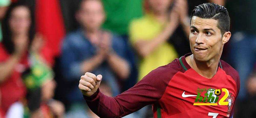 هولندا تضرب البرتغال بثلاثية في الشوط الاول
