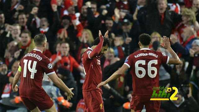 هل يرافق محمد صلاح ميسي وسواريز في هجوم برشلونة ؟
