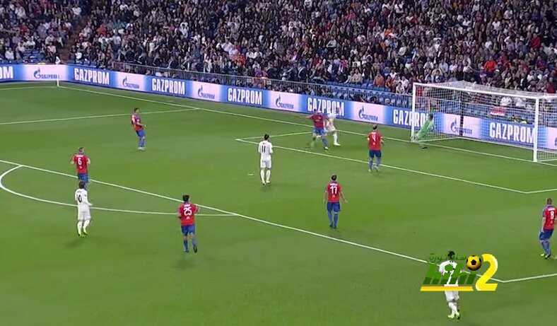 بينزيما يفتتح التسجيل مبكرا لريال مدريد