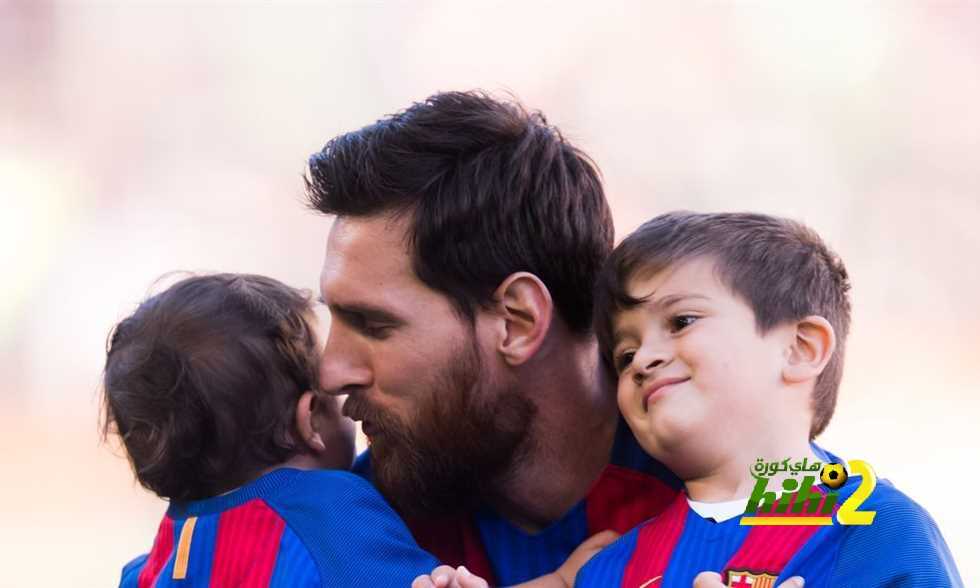 صورة : ميسي وأبنائه في مدرجات الكامب نو