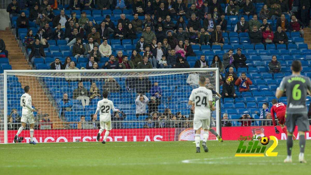 جماهير ريال مدريد تقاطع مدرجات ملعب سانتياجو برنابيو