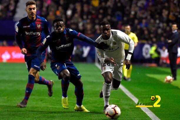 ريال مدريد بأداء باهت ينهي الشوط الأول متقدما بركلة جزاء