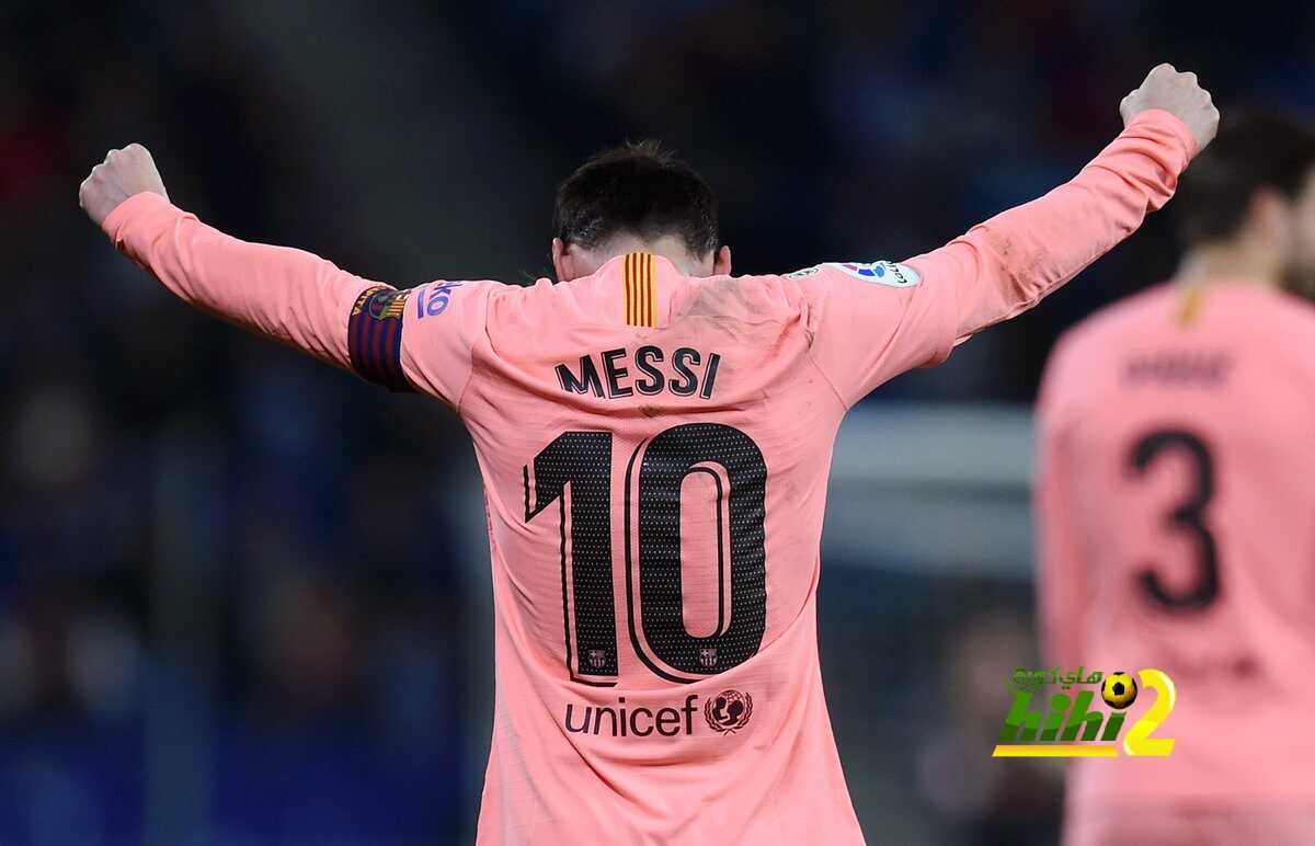 صورة : ميسي يستلم جائزة أفضل لاعب في الليغا