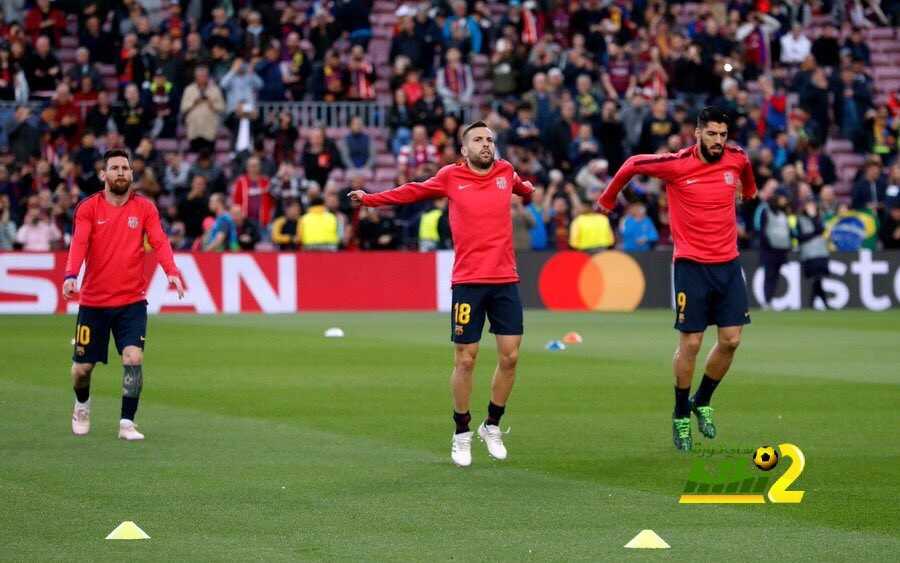 🔴لاعبو  برشلونة خلال فترة الاحماءات
