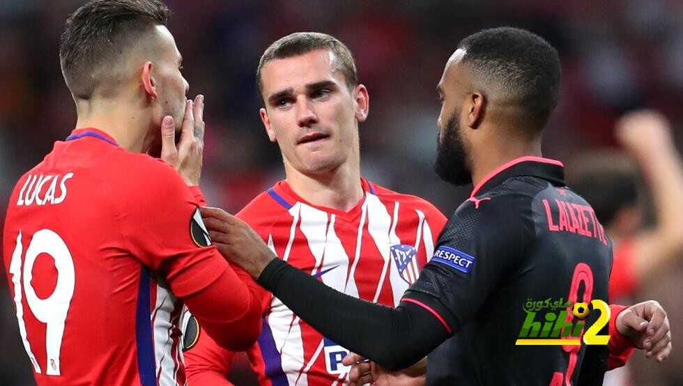 برشلونة يفاضل بين جريزمان ولاكازيت