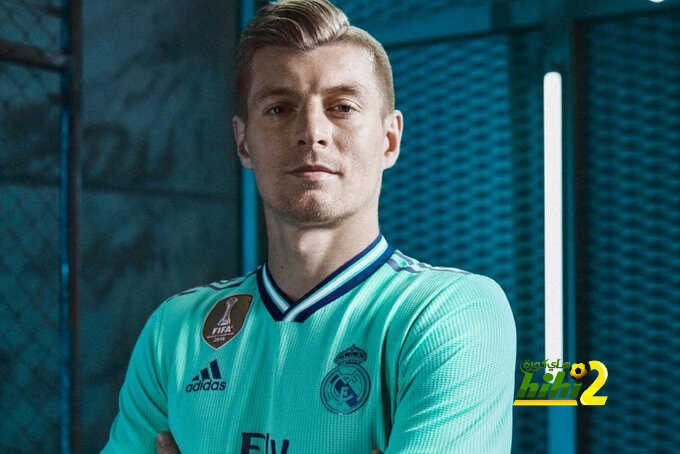 لاعبو ريال مدريد يكشفون عن القميص الثالث للموسم الجديد