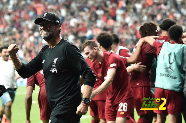 كلوب يتغني بحارس ليفربول بعد التتويج القاري