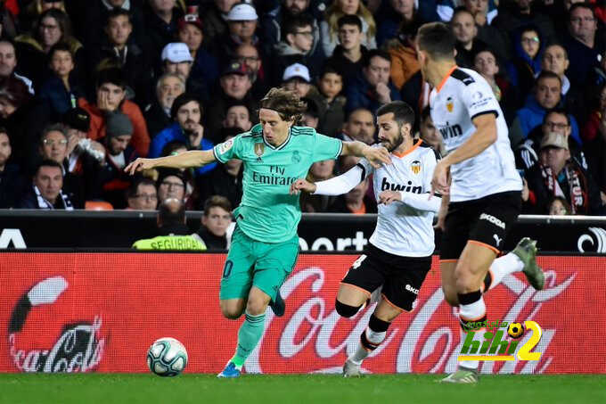 ريال مدريد يتعادل سلبيا في الشوط الأول ضد فالنسيا