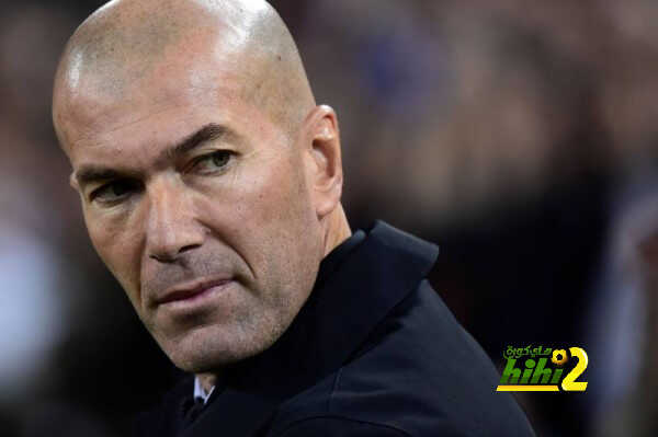 فيديو: ردة فعل زيدان ومقاعد بدلاء ريال مدريد عقب هدف بنزيمة