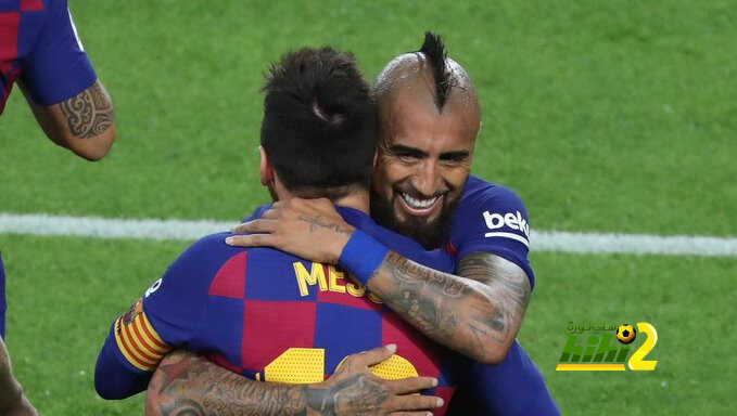 لا عروض لرحيل فيدال عن برشلونة