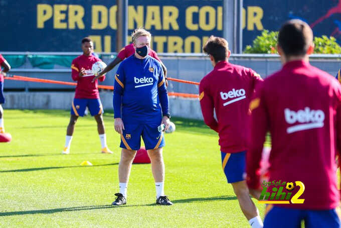 كومان يعلق على أداء لاعبي برشلونة بالتدريبات