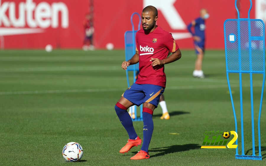 لعبة القط والفأر بين برشلونة ورافينيا