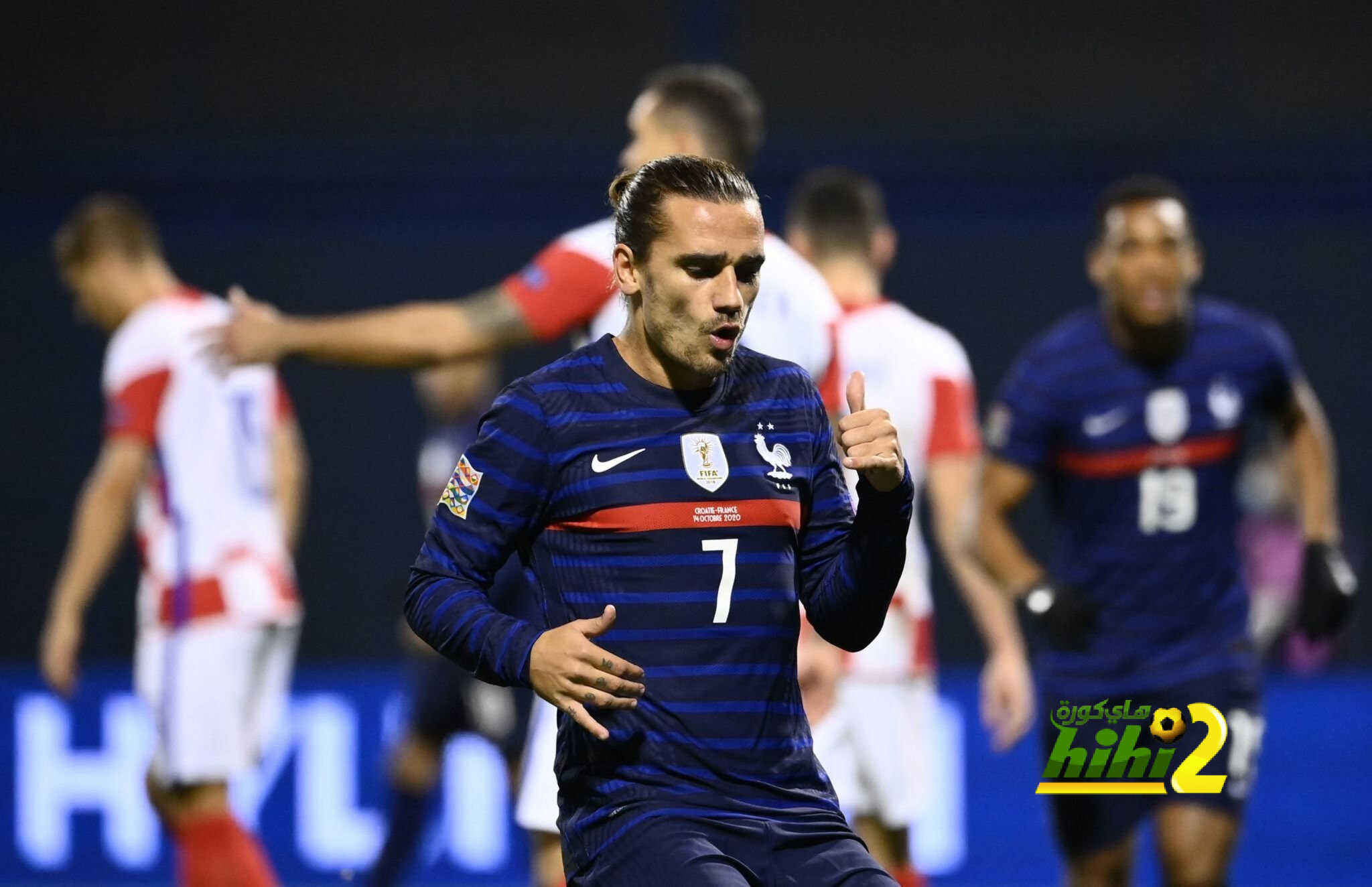 ميسي يرغب بطرد جريزمان من برشلونة والفرنسي يرد على طريقته !