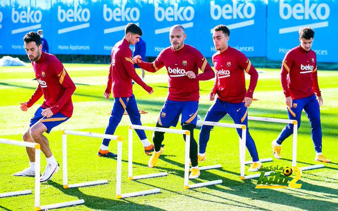 هل ينسى برشلونة خيبة فالنسيا من بوابة بلد الوليد؟