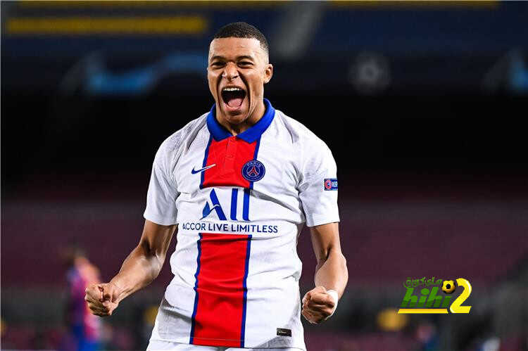 تعليق جريئ من رئيس باريس بعد الفوز على برشلونة برباعية
