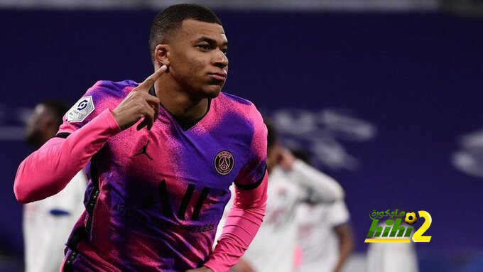 الدوري الفرنسي على صفيح ساخن .. 4 أندية تتصارع على اللقب