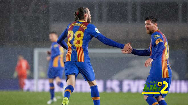 كرويف يطالب برشلونة بطي صفحة الكلاسيكو