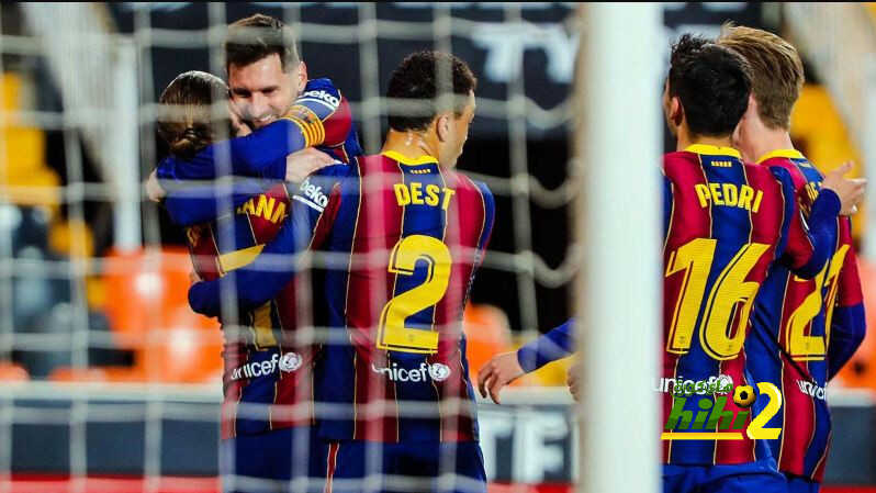في أول ظهور بعد غياب .. أغيري يهاجم لاعبي برشلونة