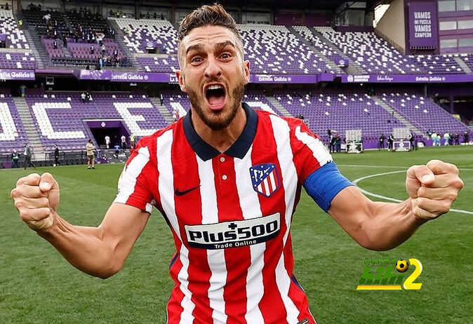 كوكي يحتفل بعد فوز أتلتيكو مدريد بلقب الليغا