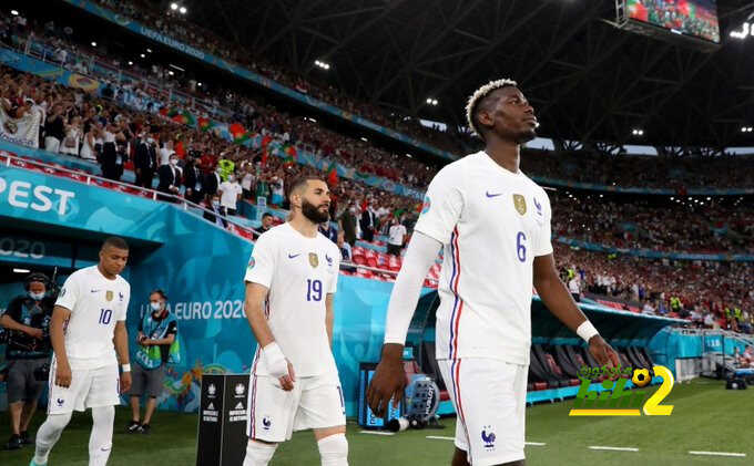 بيريز يخطط لجمع الثلاثي في الريال