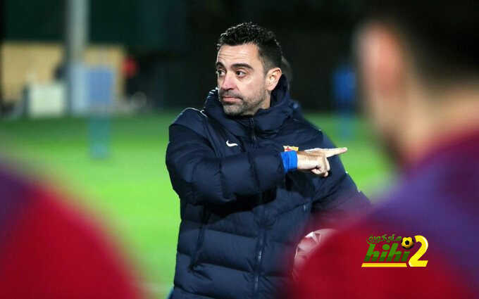 فيديو: مصافحة حارة من تشافي لثنائي برشلونة داخل صالة الألعاب الرياضية