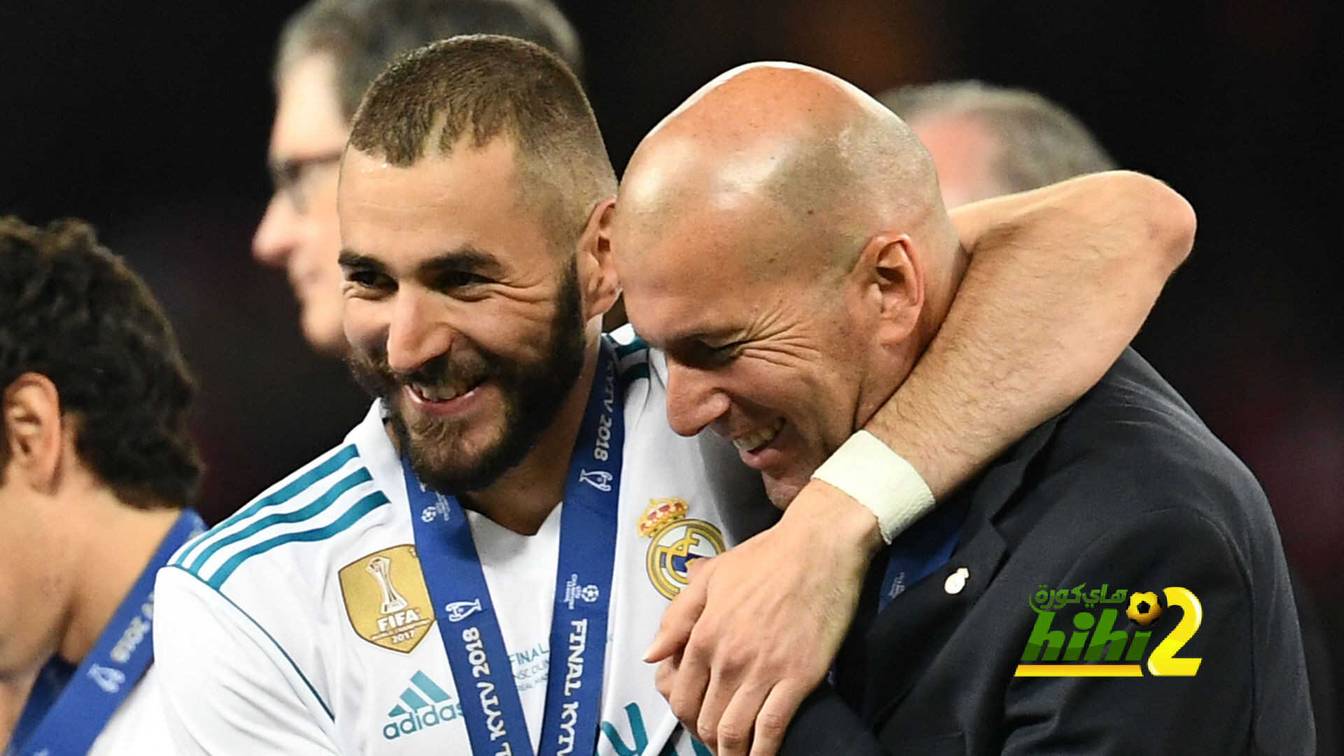 بنزيما أفضل لاعب في العالم …بنزيما بطل الكرة الذهبية
