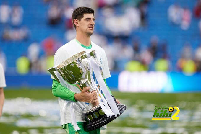 كورتوا يقصف جبهة برشلونة بعد التتويج بلقب الليجا !