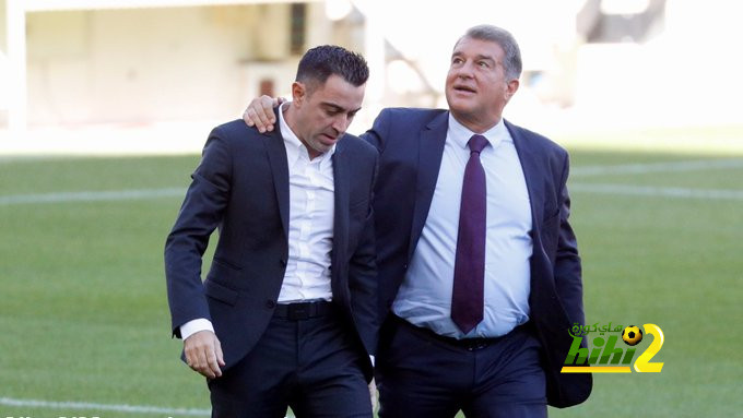 تشافي المتحكم الأول داخل برشلونة