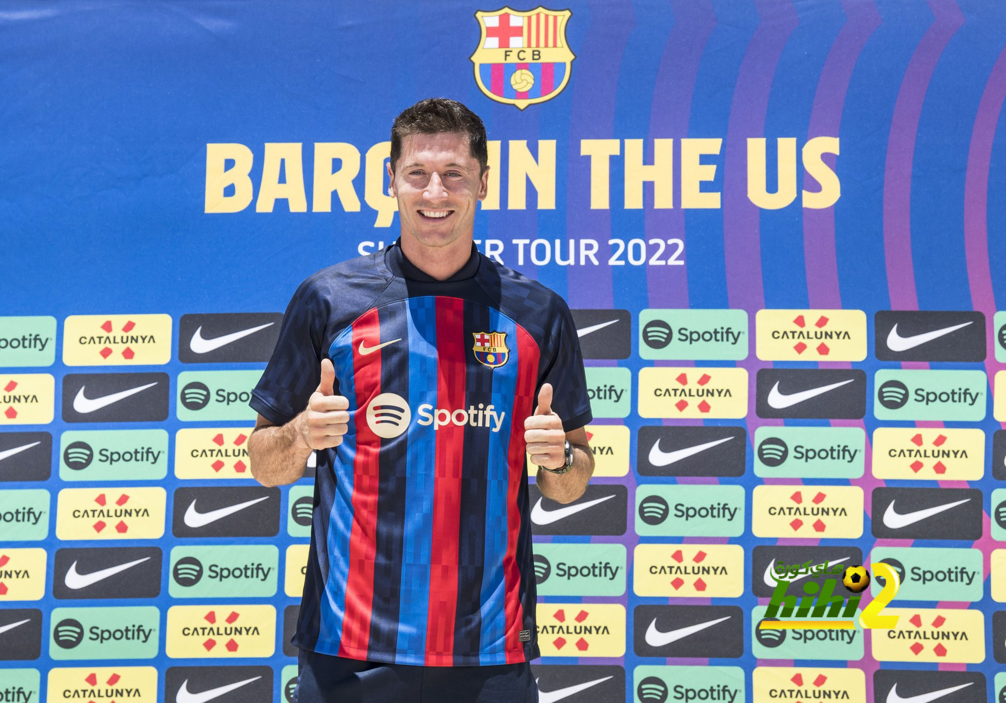 برشلونة يقدم نجمه البولندى ليفاندوفسكي لوسائل الإعلام