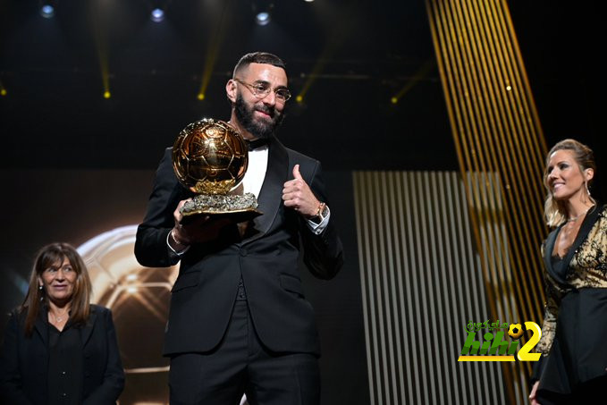 ￼￼￼￼ الرئيس الفرنسي يوجه رسالة إلى كريم بنزيما بعد التتويج بجائزة الكرة الذهبية  