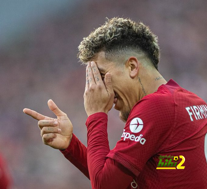 ليفربول يفتح باب المفاوضات مع فيرمينو