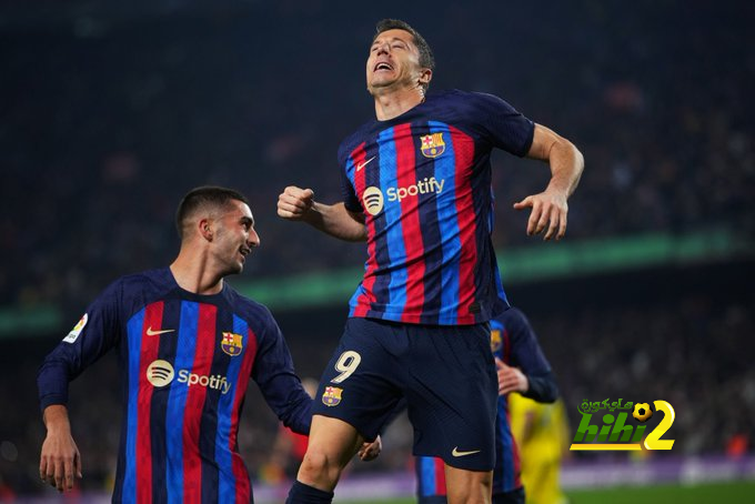 خسائر برشلونة مستمرة بسبب مانشستر يونايتد