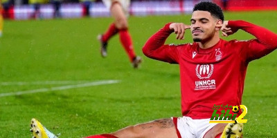 توتنهام هوتسبير مهتم بالتعاقد مع نجم نوتينجهام فورست