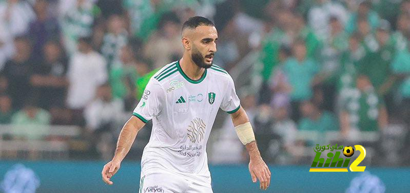 الأهلي يحصن لاعبه من إغراءات كبار الدوري