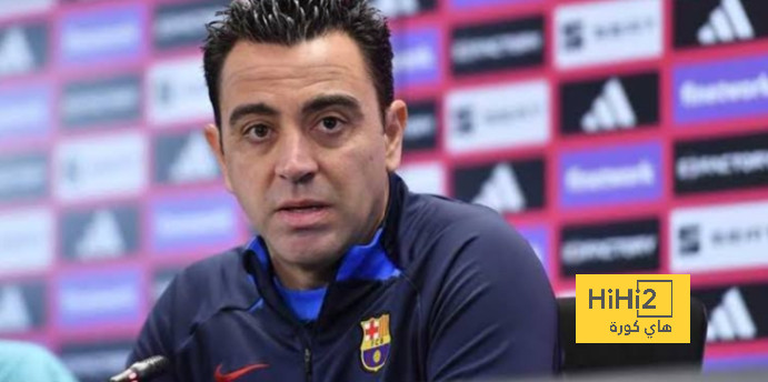 من هو الظهير الأيسر لبرشلونة اليوم أمام الافيس ؟