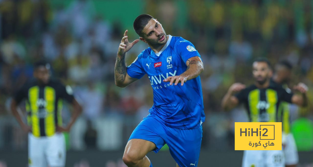 أرقام ميتروفيتش بقميص الهلال