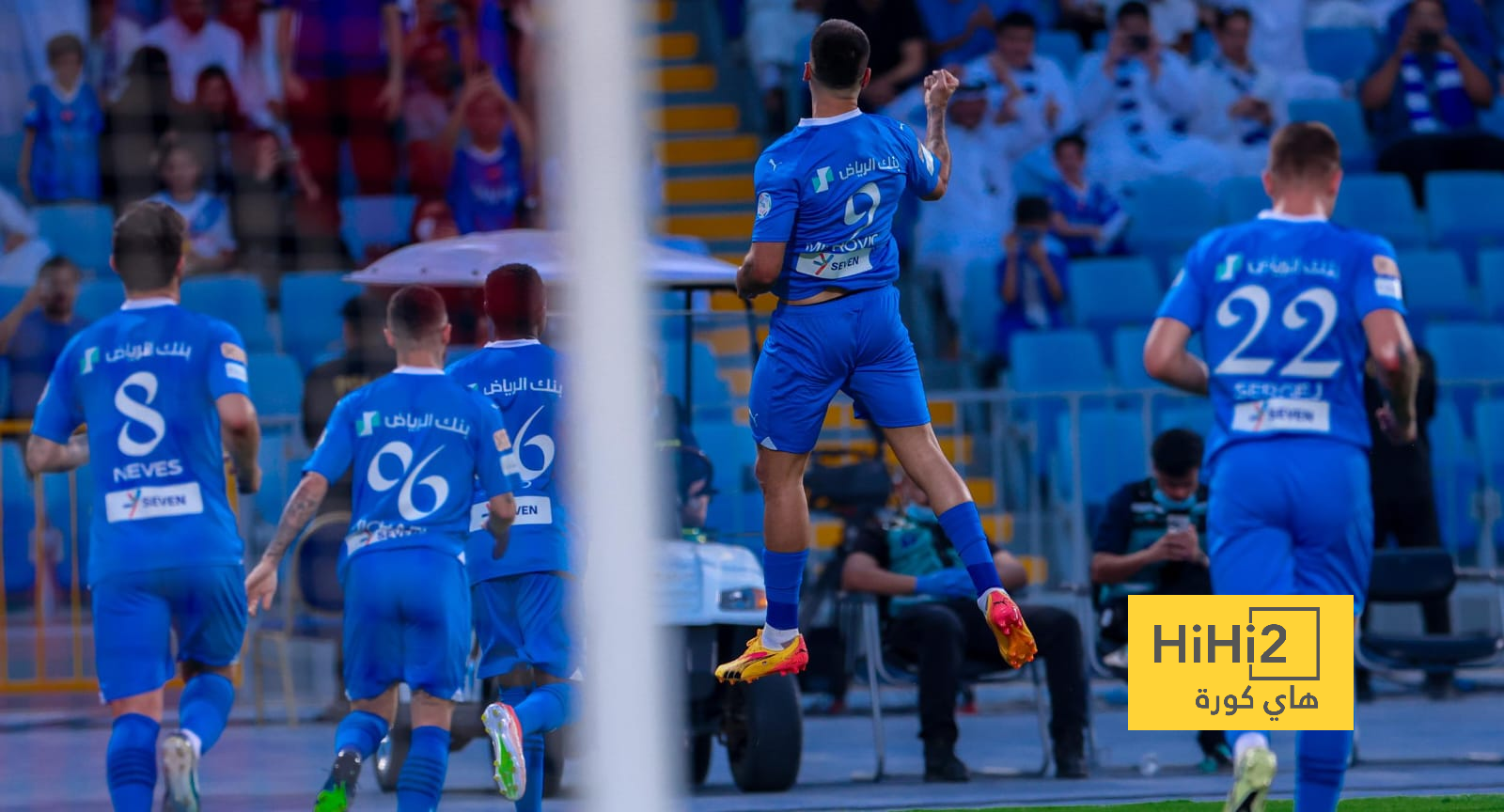 إحصائيات الشوط الأول بين الهلال والحزم