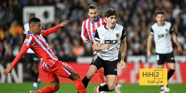 صورة: فالنسيا يحتج على التحكيم أمام أتلتيكو مدريد