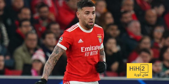 بنفيكا يدرك التعادل سريعاً أمام برشلونة