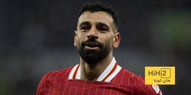 سلوت يكشف سبب وضع صلاح على الدكة!