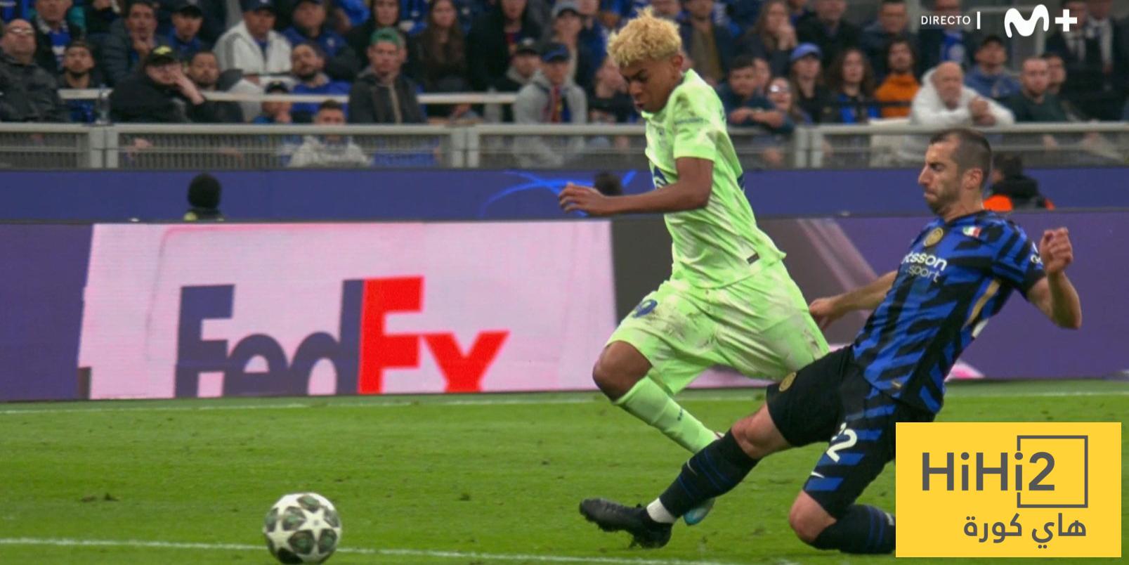 VAR في قفص الاتهام مجددًا: ركلة جزاء واضحة تُلغى رغم تدخلين واضحين